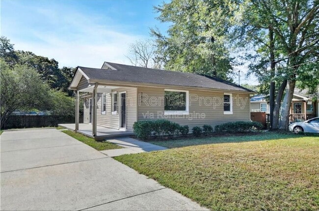 property at 2612 Loghaven Dr NW