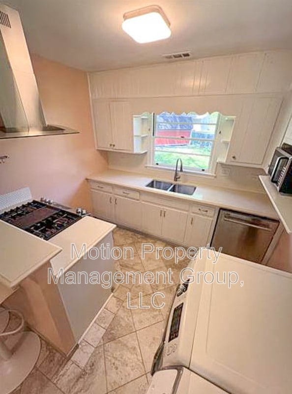 2189 Clearwater Dr SE in Marietta, GA - Building Photo - Building Photo