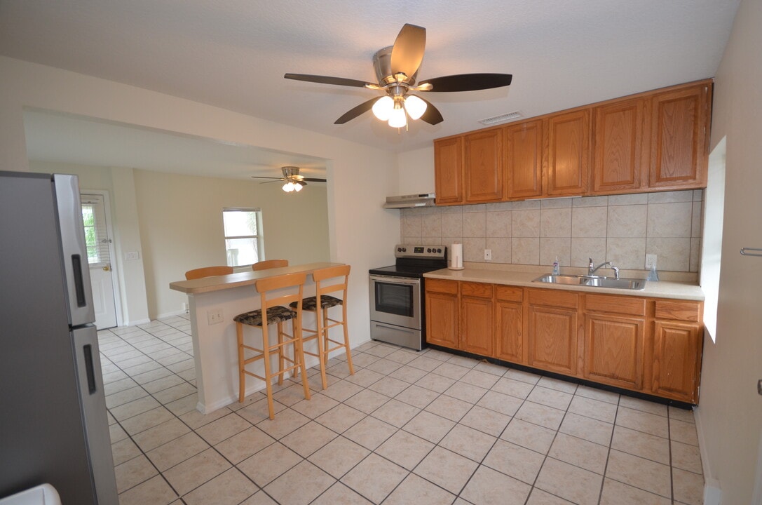 114 6th Ave S, Unit 4 in Jacksonville Beach, FL - Foto de edificio