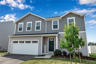 31 Florence Ln in Buffalo, NY - Building Photo - Building Photo