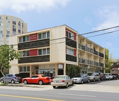 3427 Waialae Ave in Honolulu, HI - Building Photo