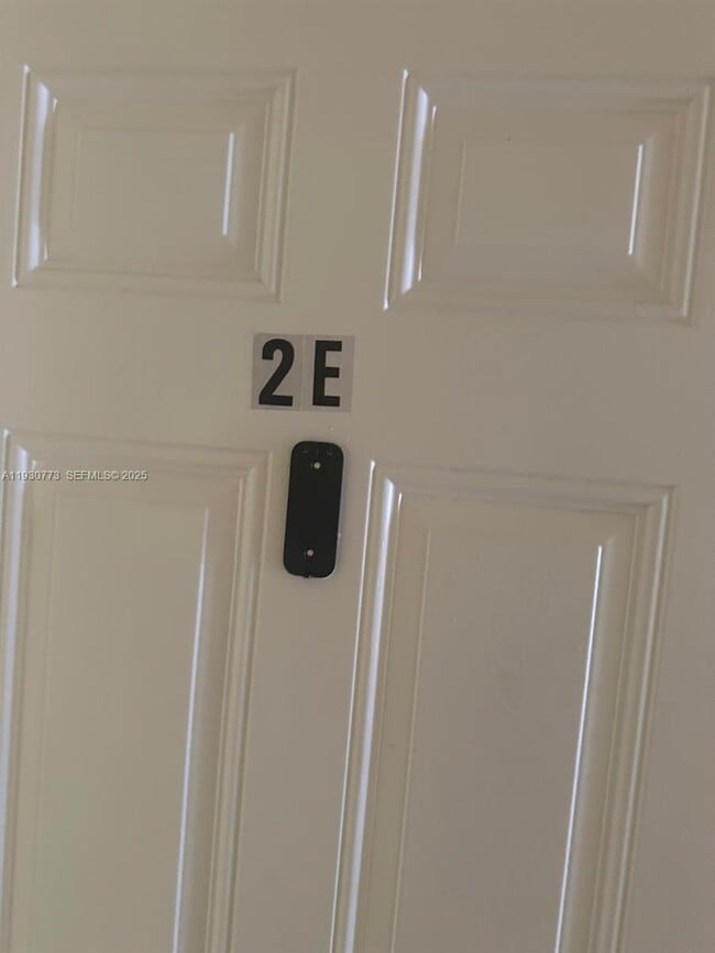 17051 NE 23rd Ave in North Miami Beach, FL - Building Photo - Building Photo