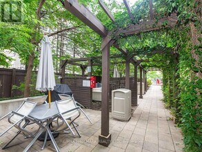 33 Sheppard Ave E in Toronto, ON - Building Photo - Building Photo