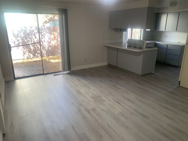 1160 NW 183rd Ave in Beaverton, OR - Building Photo - Building Photo