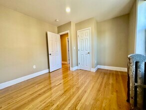 76 Egmont St in Brookline, MA - Building Photo - Building Photo