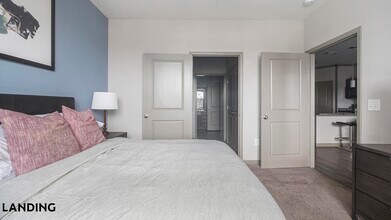 225 Walden Village Ln, Unit 334 in Nashville, TN - Foto de edificio - Building Photo