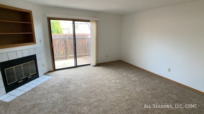 2439 Lexington Village Ln in Colorado Springs, CO - Building Photo - Building Photo