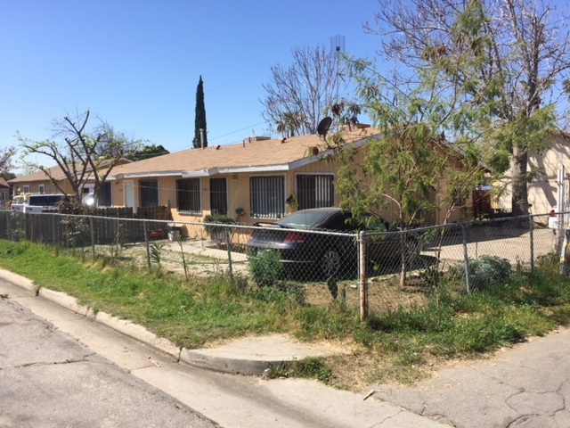 1730 Oregon St in Bakersfield, CA - Foto de edificio - Building Photo