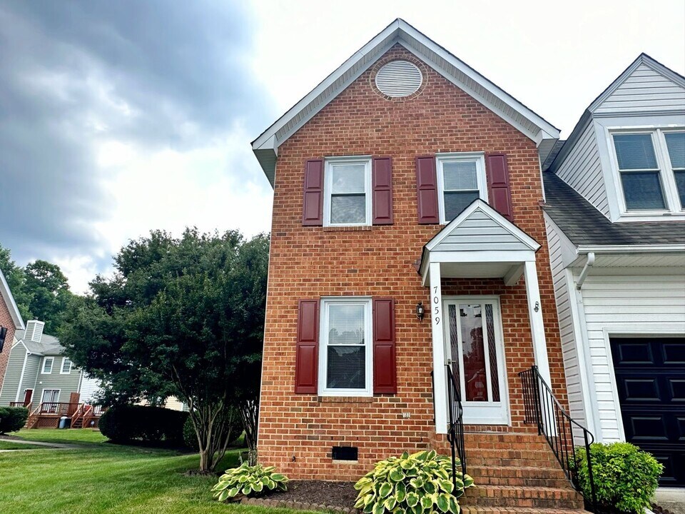 7059 Pine Orchard Ct in Chesterfield, VA - Building Photo