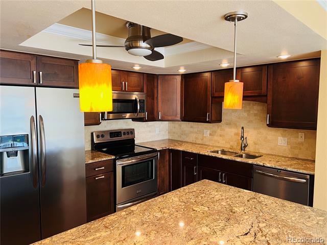 13961 E Marina Dr in Aurora, CO - Building Photo - Building Photo