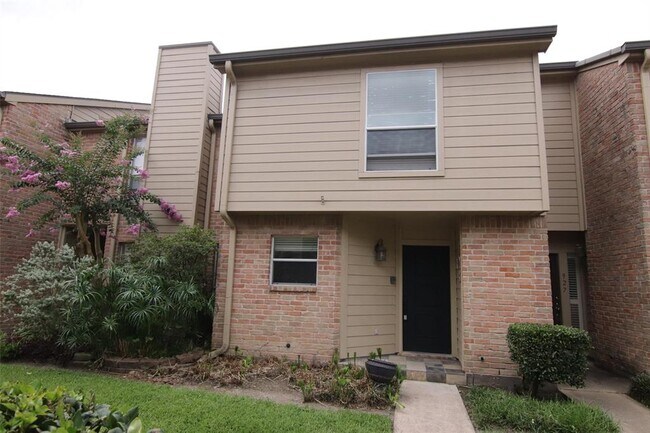 926 Memorial Village Dr in Houston, TX - Building Photo - Building Photo