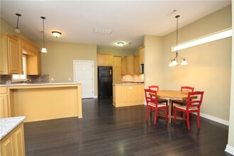 587 N Tennyson Ln in Fayetteville, AR - Building Photo - Building Photo