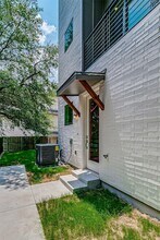 6028 Lewis St in Dallas, TX - Building Photo - Building Photo