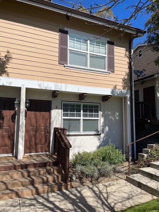 1043 Ella St in San Luis Obispo, CA - Building Photo