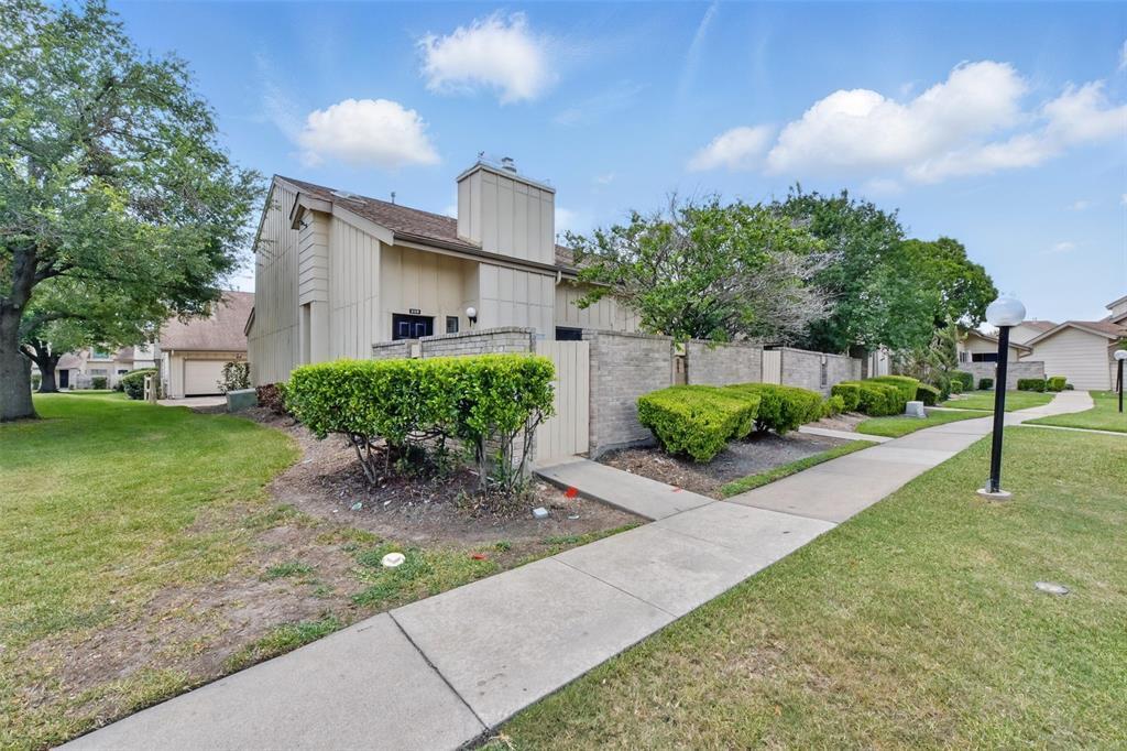 3126 Windchase Blvd in Houston, TX - Building Photo