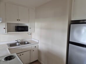 6761 Curtis Ave, Unit 4 in Long Beach, CA - Building Photo - Building Photo
