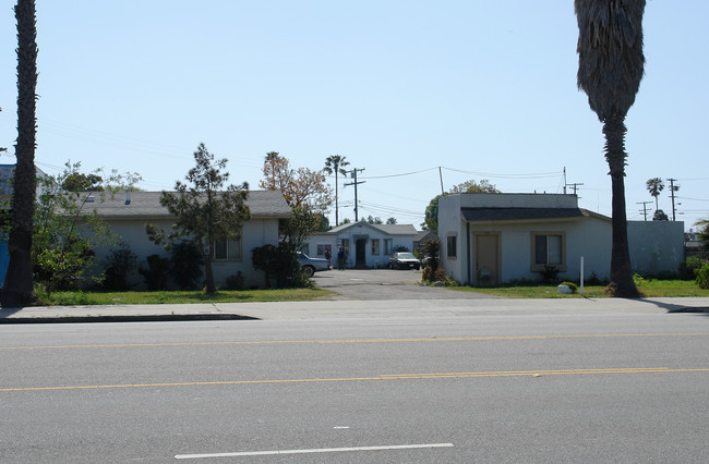 1263 S Oxnard Blvd in Oxnard, CA - Building Photo - Building Photo