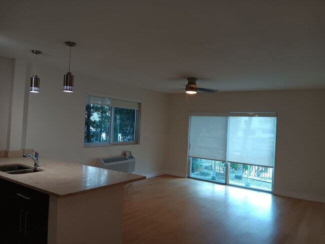 7171 Bay Dr in Miami Beach, FL - Building Photo - Building Photo