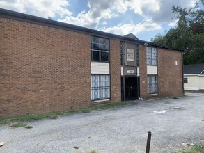 The National Macon Courts in Memphis, TN - Building Photo - Building Photo