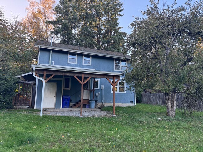 18226 Vashon Hwy SW in Vashon, WA - Building Photo - Building Photo
