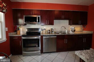 1113 Chiswell Ln in Silver Spring, MD - Building Photo - Building Photo