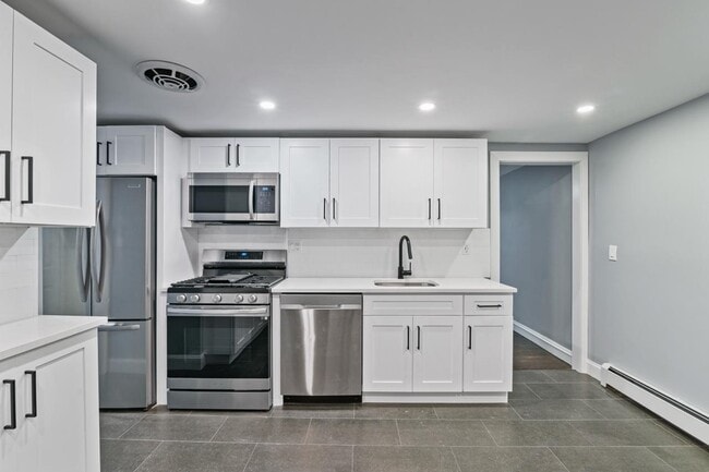 211 New York Ave in Jersey City, NJ - Building Photo - Building Photo