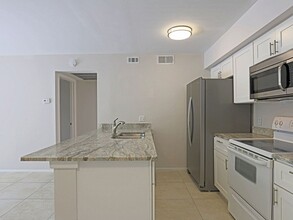 5331 Summerlin Rd in Ft. Myers, FL - Building Photo - Building Photo