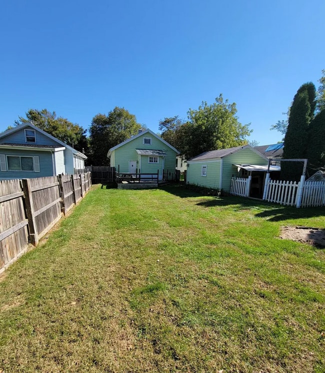 1608 Kent St in Jackson, MI - Building Photo - Building Photo
