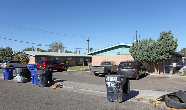 433-437 Indiana St SE in Albuquerque, NM - Building Photo - Building Photo