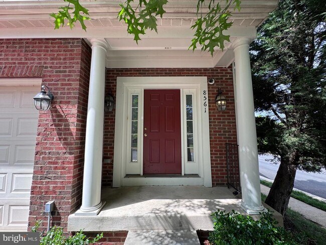8561 Barrow Furnace Ln in Lorton, VA - Building Photo - Building Photo