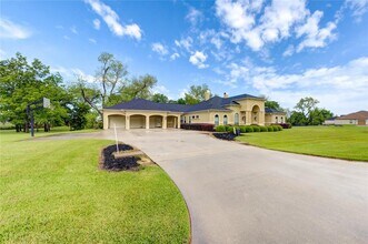 4011 Westerdale Dr in Fulshear, TX - Building Photo - Building Photo