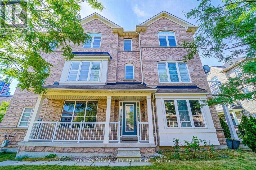 1 Burnsborough St in Ajax, ON - Building Photo