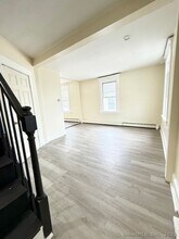 97 Davis Ave in Bridgeport, CT - Building Photo - Building Photo