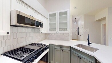 13810 Sutton Park Dr N in Jacksonville, FL - Building Photo - Building Photo