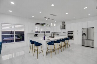 3824 SW 49th Pl in Fort Lauderdale, FL - Building Photo - Building Photo