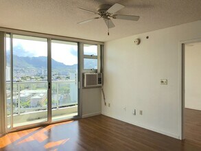 215 N King St in Honolulu, HI - Building Photo - Building Photo