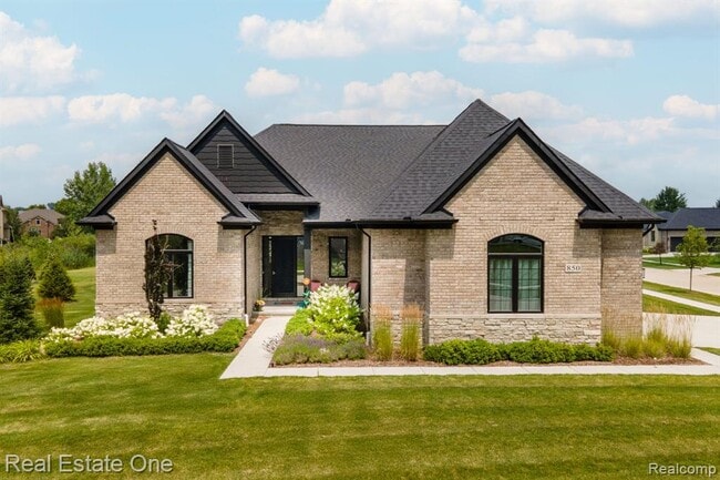 property at 850 Marlayna Dr