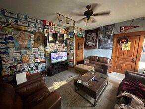 2317 Flora St in Cincinnati, OH - Building Photo - Building Photo