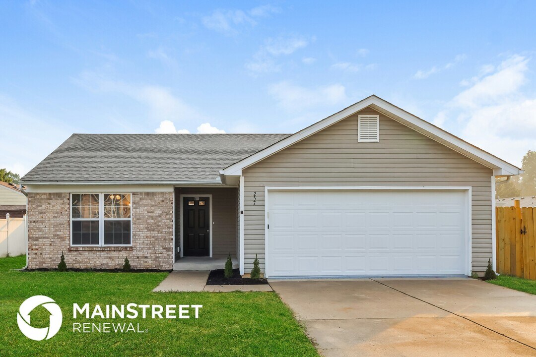 257 S Shore Dr in Shepherdsville, KY - Foto de edificio