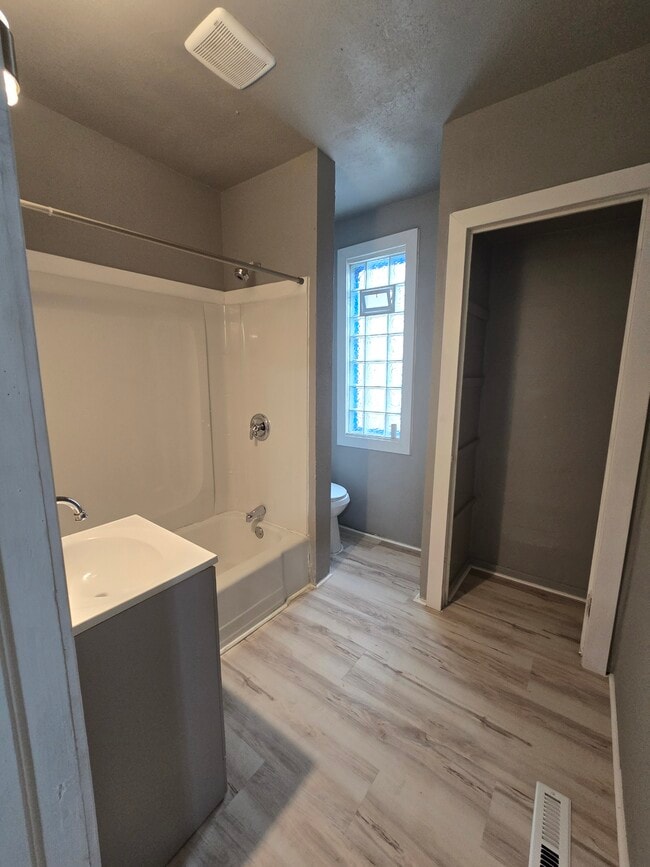 1608 W Lincoln Ave, Unit #2