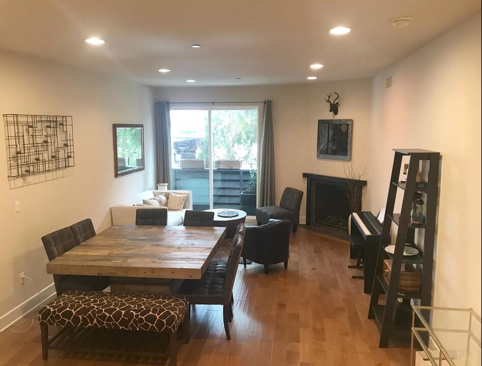 1235 Granville Ave in Los Angeles, CA - Building Photo