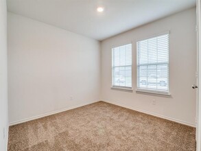 1001 Whispering Oak Dr in Royse City, TX - Building Photo - Building Photo
