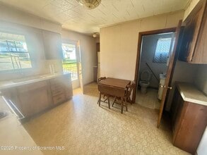 662 Simpson St in Throop, PA - Building Photo - Building Photo