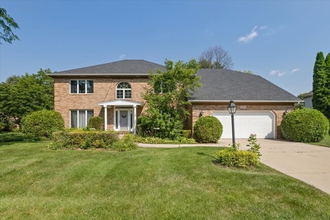 1055 Knollwood Ln