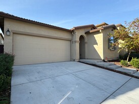 5343 Admiral Bend Way in Sacramento, CA - Building Photo - Building Photo