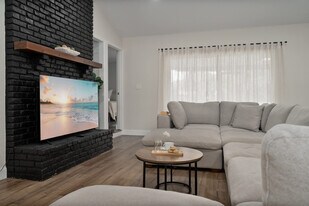 4520 Lake Gem Cir in Orlando, FL - Building Photo