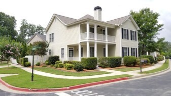 2332 Trellis Ln SE in Marietta, GA - Building Photo