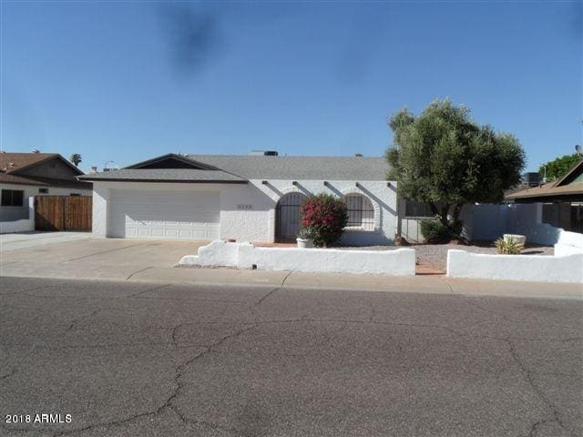 property at 5524 W Vía Camille