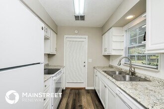 5918 Crews Lake Rd in Lakeland, FL - Building Photo - Building Photo