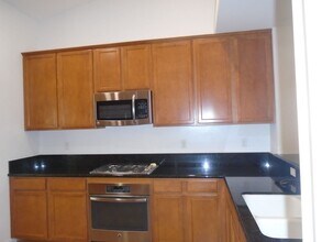 10311 Pinnacle Ct in Bakersfield, CA - Building Photo - Building Photo